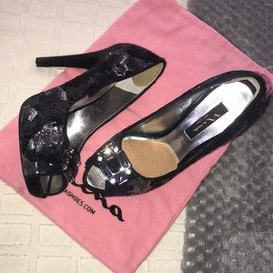 Peep toe Nina heels